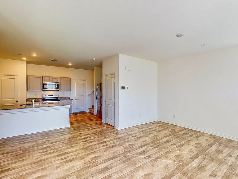 4261 Venus Falls Ave — Photo 5