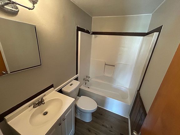 4th image of 2115 Lee High Dr NE