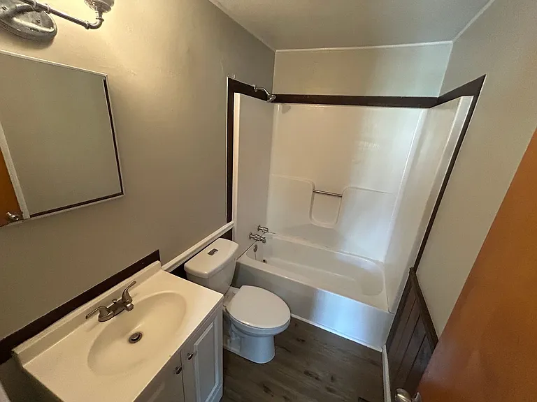 2115 Lee High Dr NE — Photo 4
