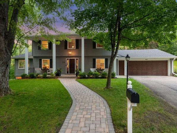 16001 Tonkawood Ct, Minnetonka, MN 55345