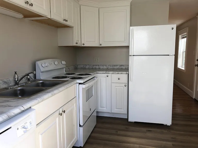 121 Wellington Rd — Photo 9