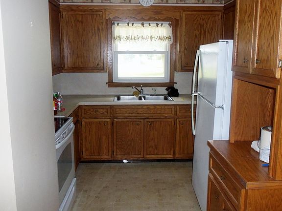 3rd image of 3512 Oak St