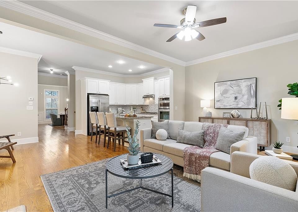 1st image of 149 Alderwood Hl