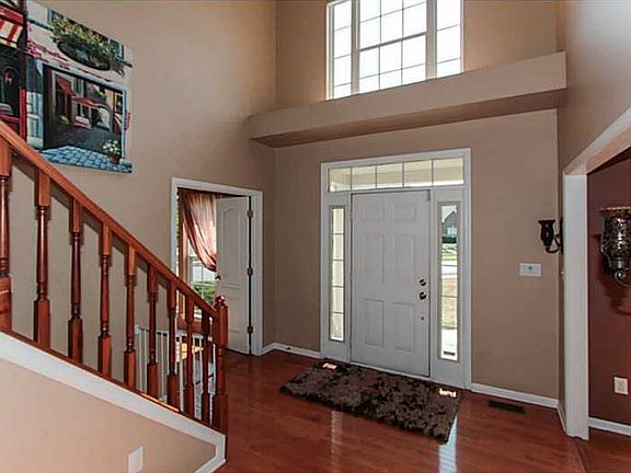 4th image of 14707 Chamberlain Dr