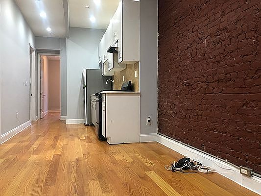 3rd image of 350 Marion St #2