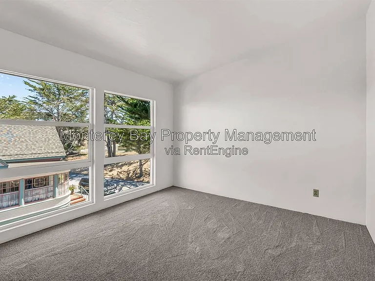 420 Lighthouse Ave #D — Photo 11