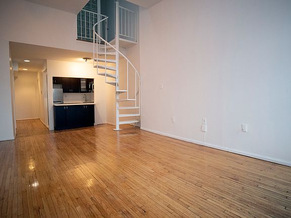 3rd image of 220 W 14th St APT 5C