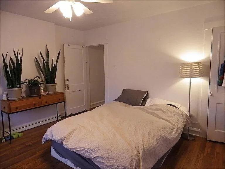 2320 Summit St — Photo 13