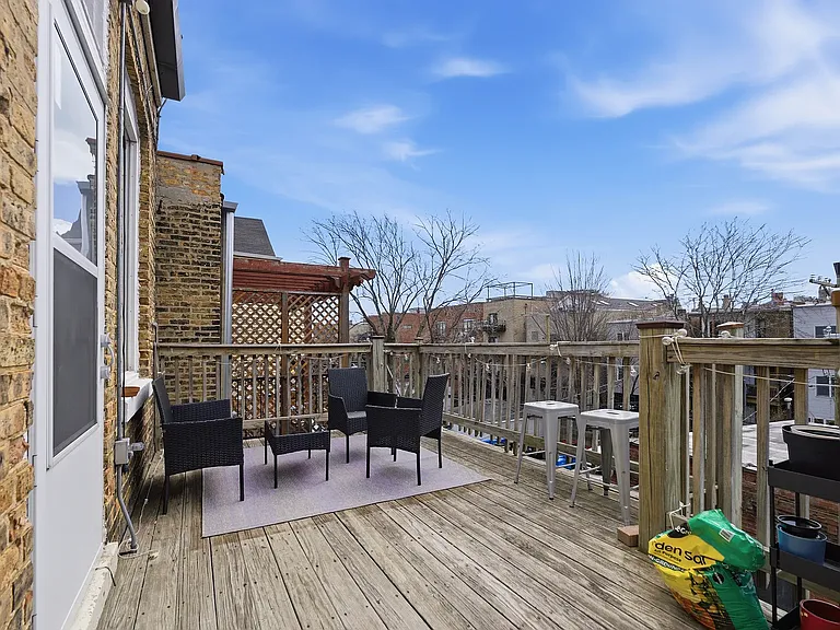 863 W Newport Ave #3F — Photo 3