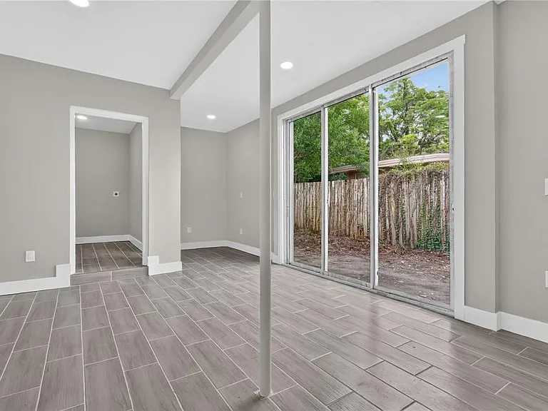 2612 Roxbury Rd — Photo 3