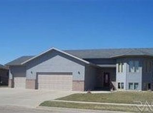 3152 W Auburn Hills Ct, Sioux Falls, SD 57108