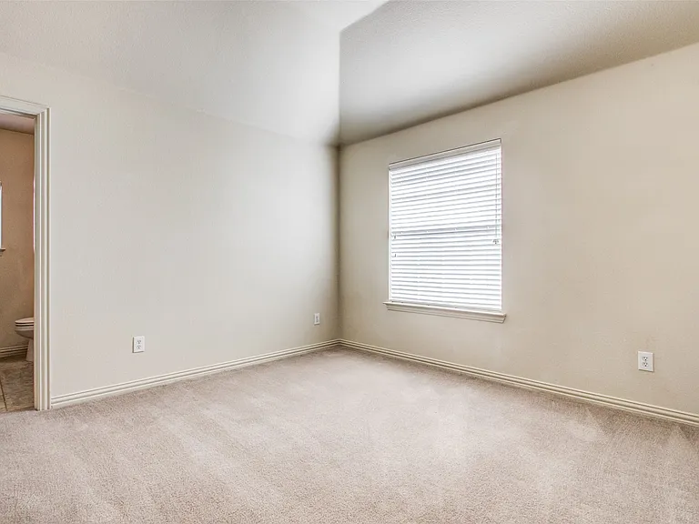 1130 Mission Ln — Photo 17