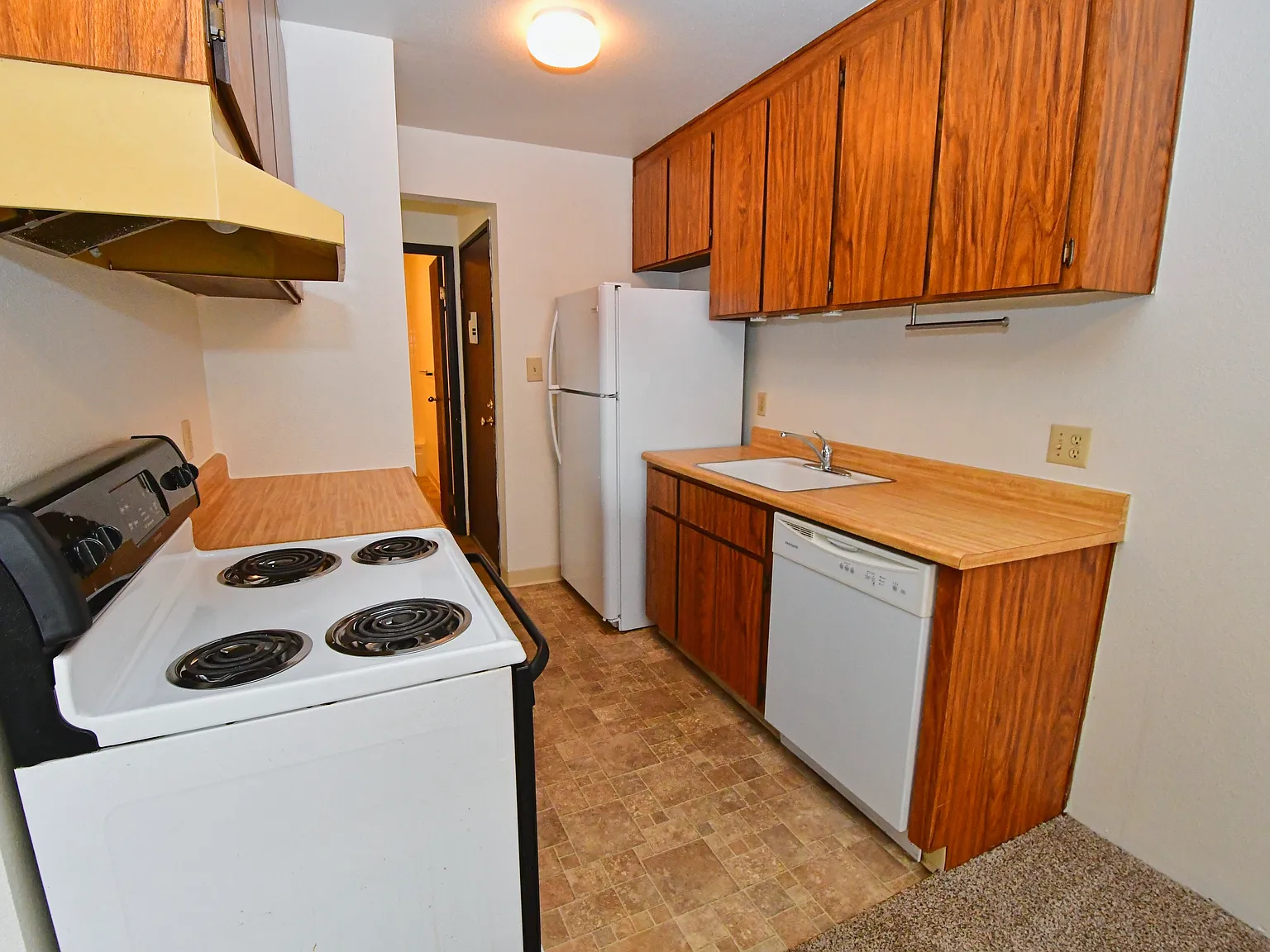 1 bed, 640 sqft, $1,300 — Photo 1