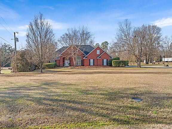 3rd image of 3233 Moody Rd