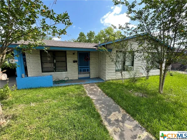 3010 Oaklawn St, Victoria, TX 77901