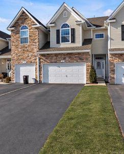 83 Manitou Trail, Kings Park, NY, 11754