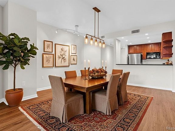 3rd image of 925 N Lincoln Street #3C
