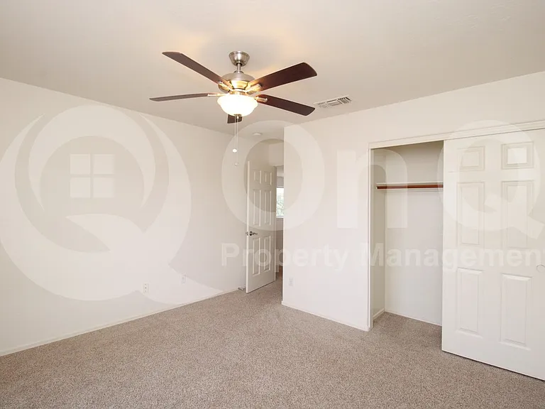 2450 E Darrel Rd — Photo 18