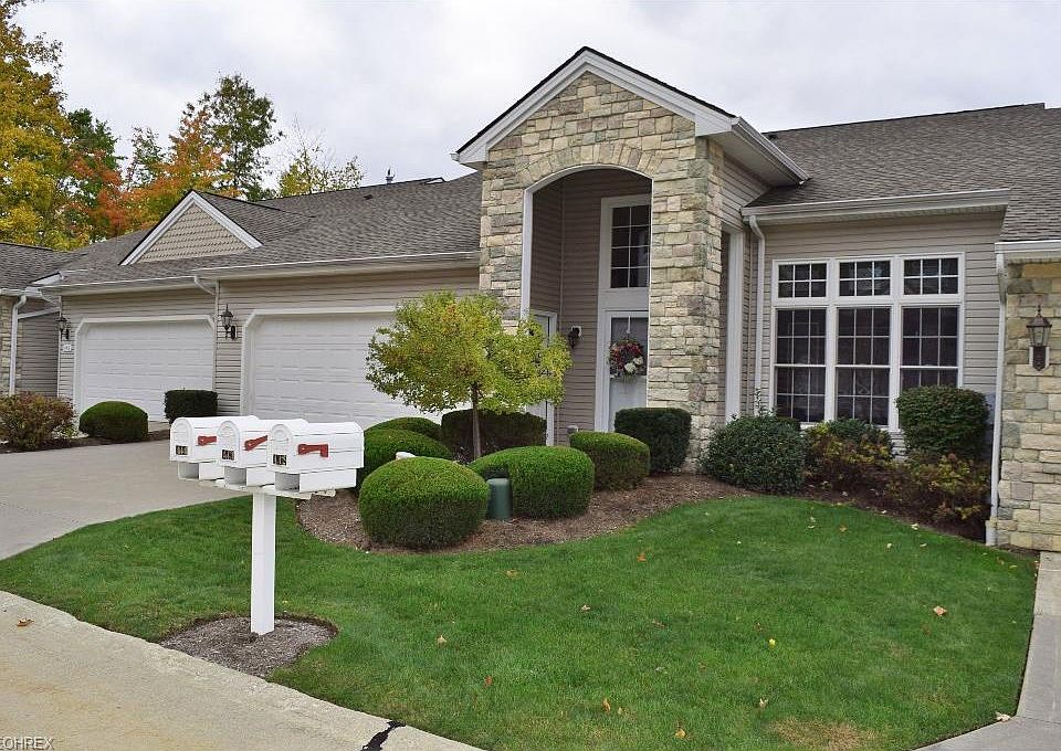 1st image of 444 Creekside Dr