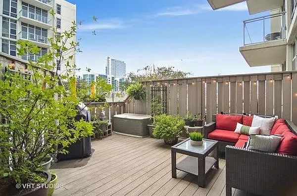 901 W Madison St #405 — Photo 11