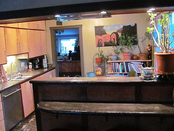 KITCHEN PENINSULA