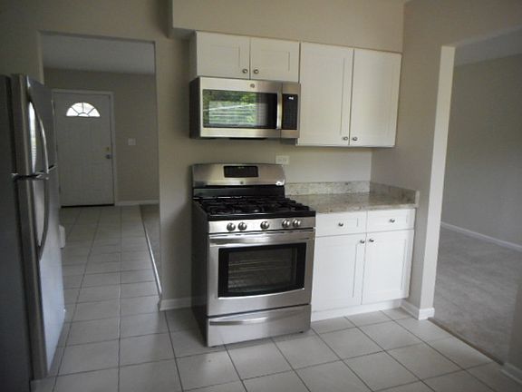 4th image of 7834 Carlisle Dr