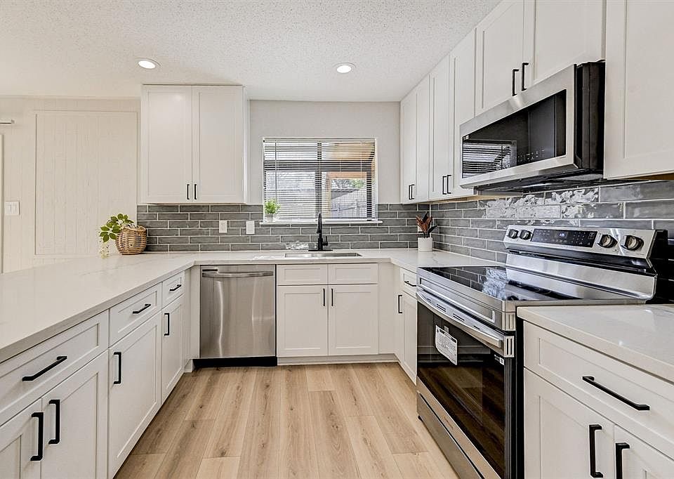 1st image of 10157 Beekman Place Drive