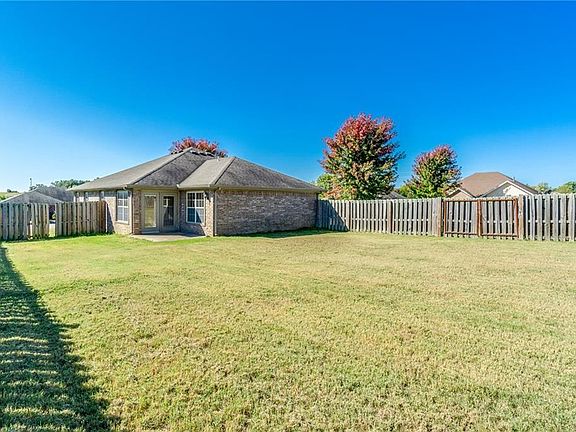 4th image of 614 Eagle Dr