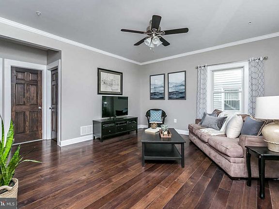 5th image of 164 Sanford Ave
