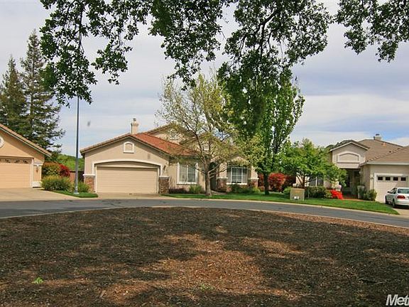 2nd image of 212 Cicero Ct