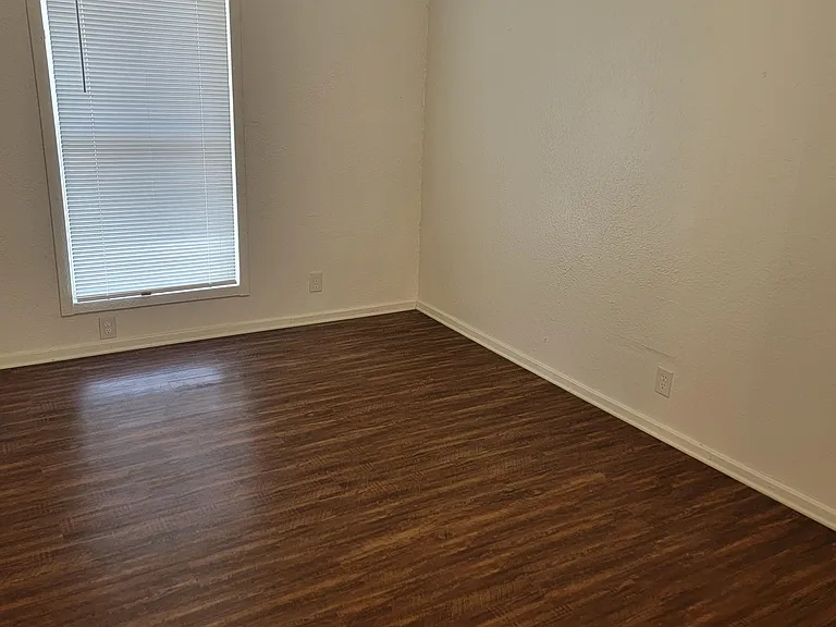 6122 Canal Blvd — Photo 9