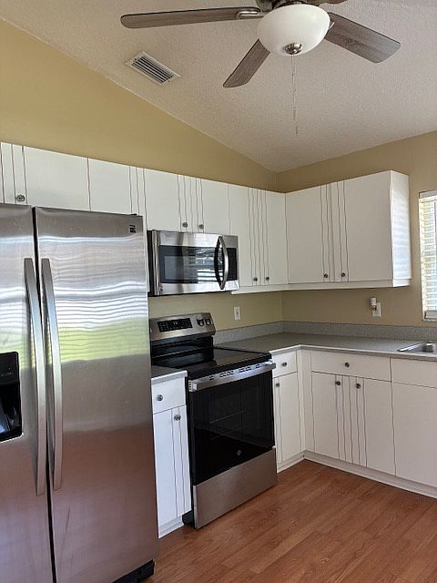 1st image of 9 Flemington Ln