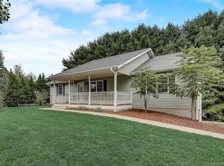 41 Anna Glenn Ln, Weaverville, NC 28787