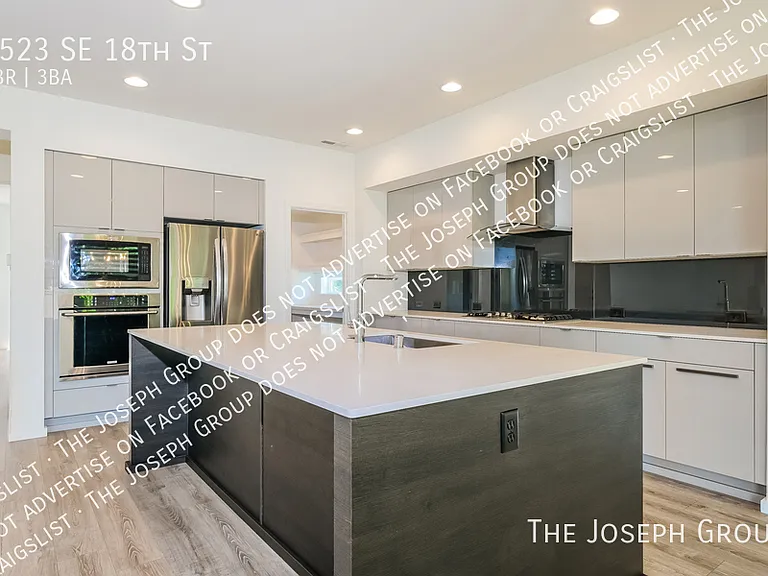 3523 SE 18th St — Photo 4