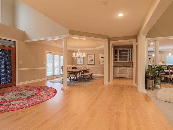 5th image of 894 Winding River Blvd