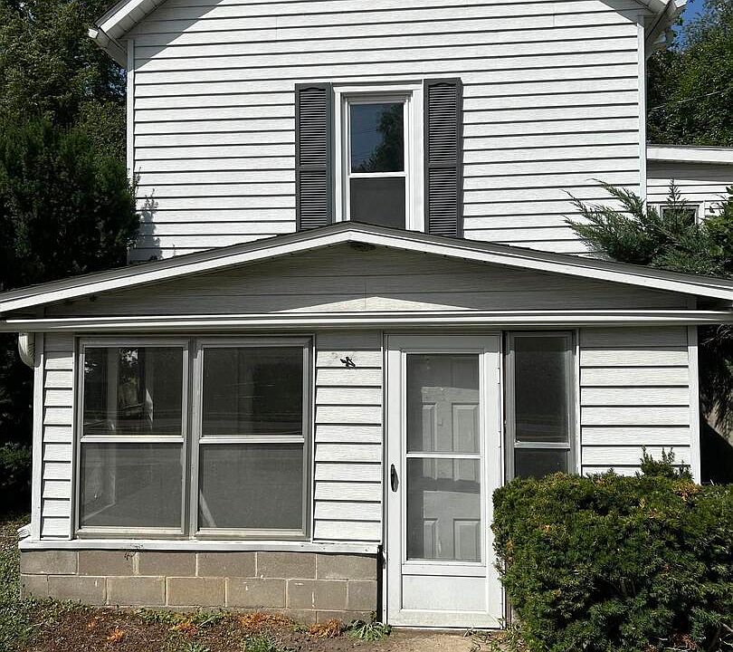1st image of 214 E 23rd Ave