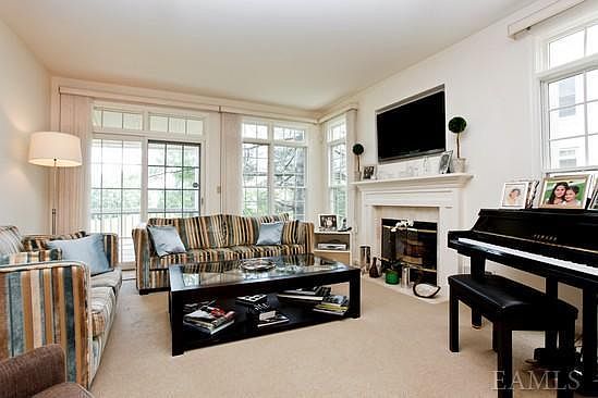3rd image of 82 Doral Greens Dr W