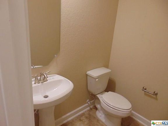 4th image of 881 Pecan Point
