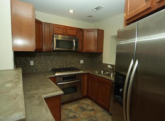 5th image of 900 Purdue Ave