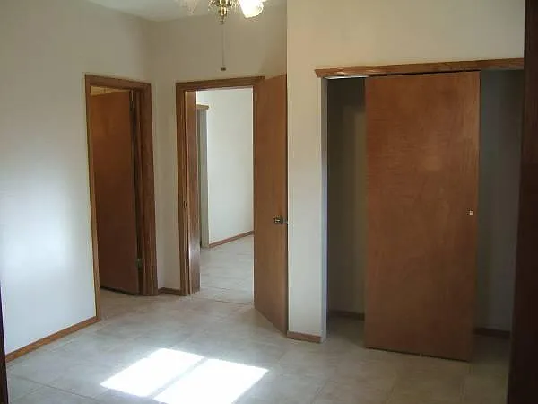 2 bed, 1.5 bath, 1015 sqft, $1,345 — Photo 4