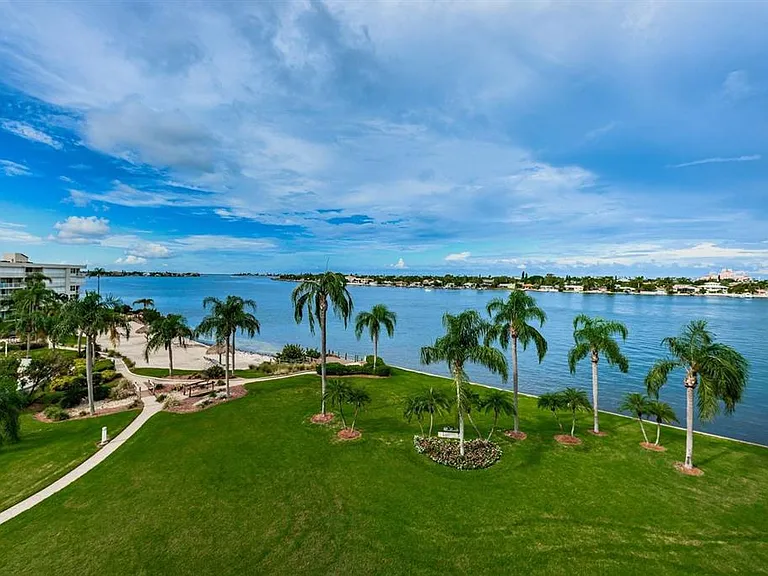 6001 Bahia Del Mar Cir #527 — Photo 4