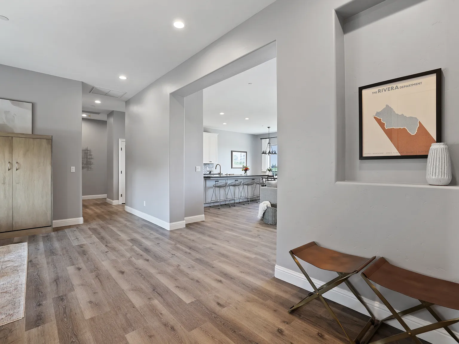 3 bed, 2.5 bath, 2450 sqft, $3,500 — Photo 3
