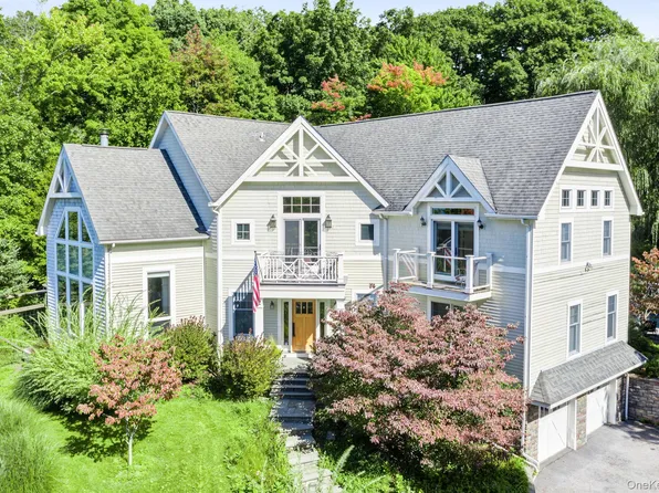 30 Appalachian W, Hopewell Junction, NY 12533