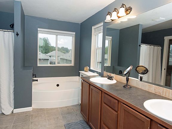 2nd image of 448 Meadowwood Dr SW