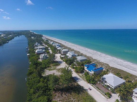 3rd image of 121 S Gulf Blvd