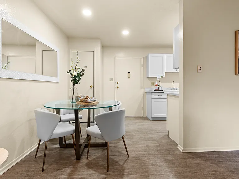 Plum Orchard Apartments — Photo 15