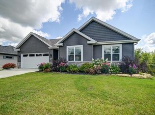 901 Brookview Trl, Mount Horeb, WI 53572