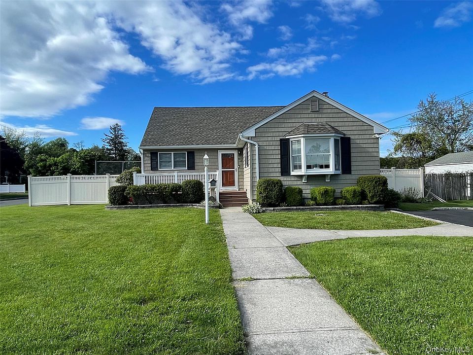 1st image of 33 Maple Avenue