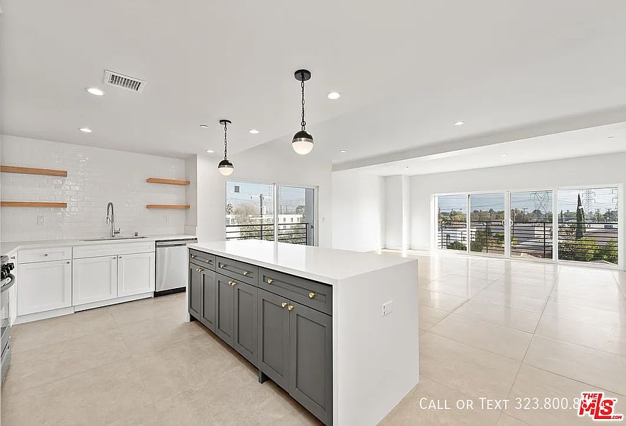 1st image of 6025 Craner Ave #402