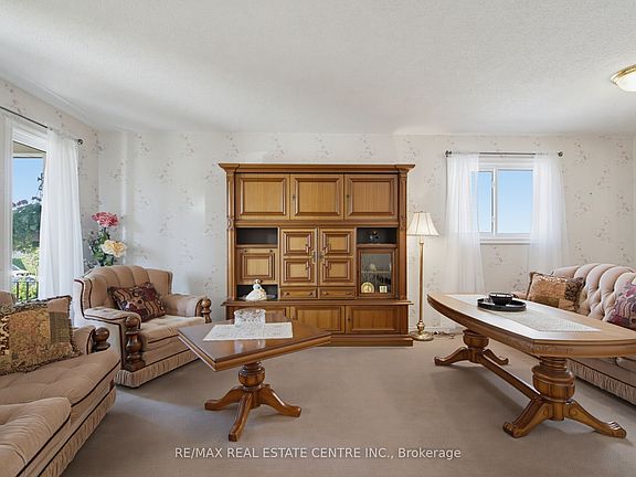 5th image of 310 Bailey Dr